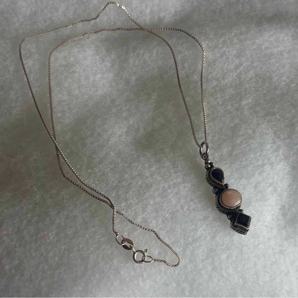 Vintage Sterling Silver 925 Onyx Mother of Pearl Necklace - Picture 9 of 15